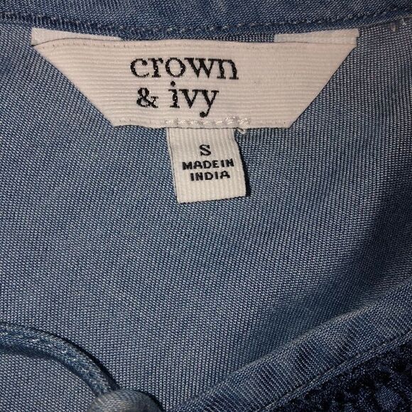 Crown & Ivy | Chambray Cold Shoulder Tent Dress - Picture 5 of 6